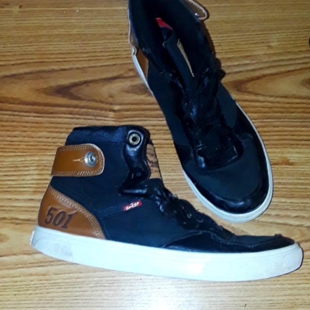 Levi 501s size 9 black and brown